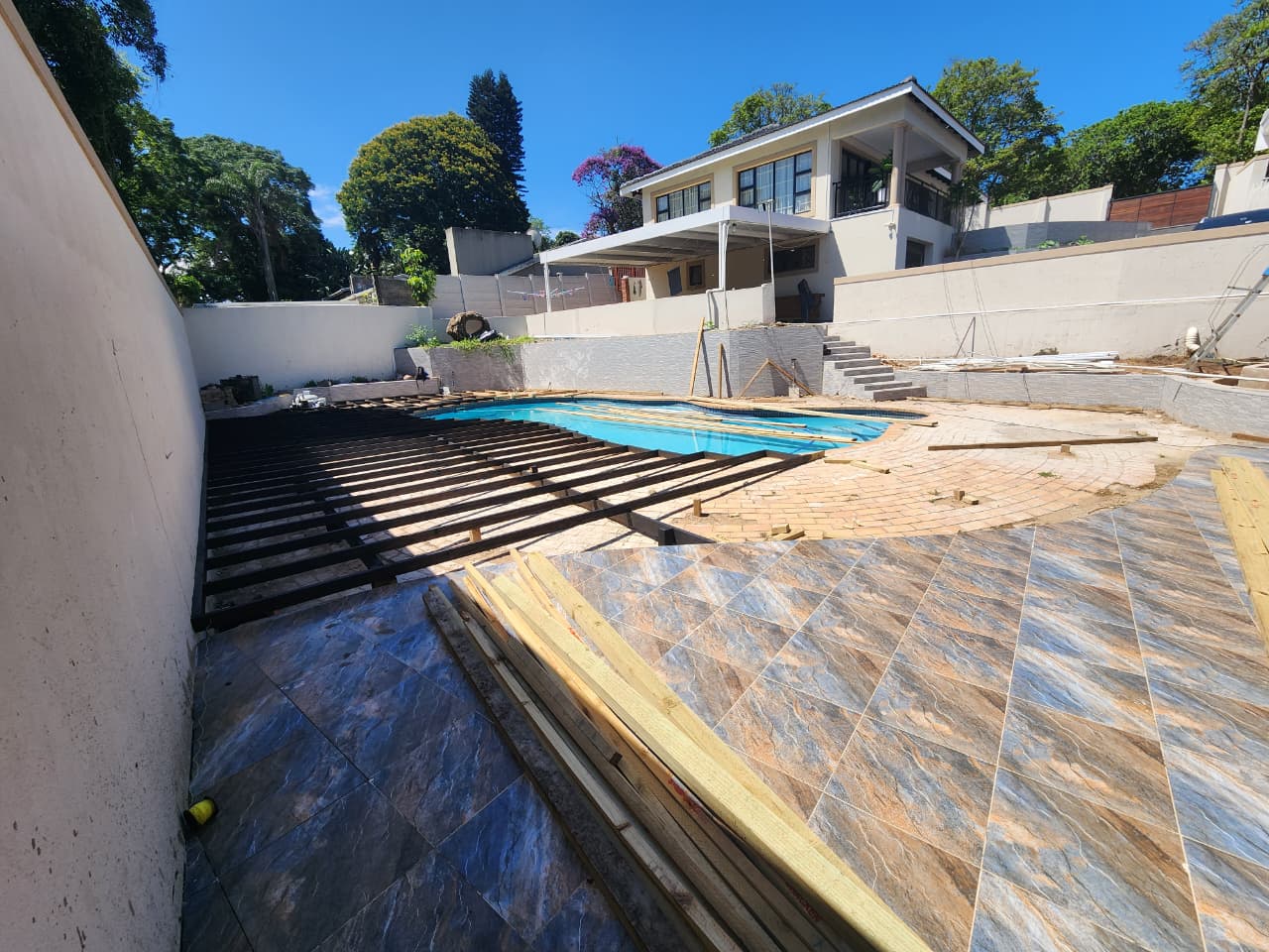 Curved Pool Deck