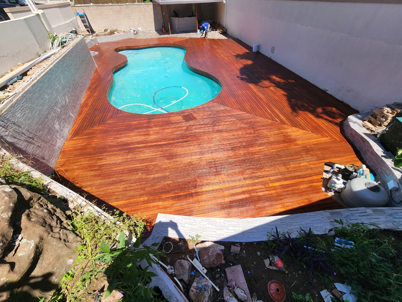 Curved Pool Deck