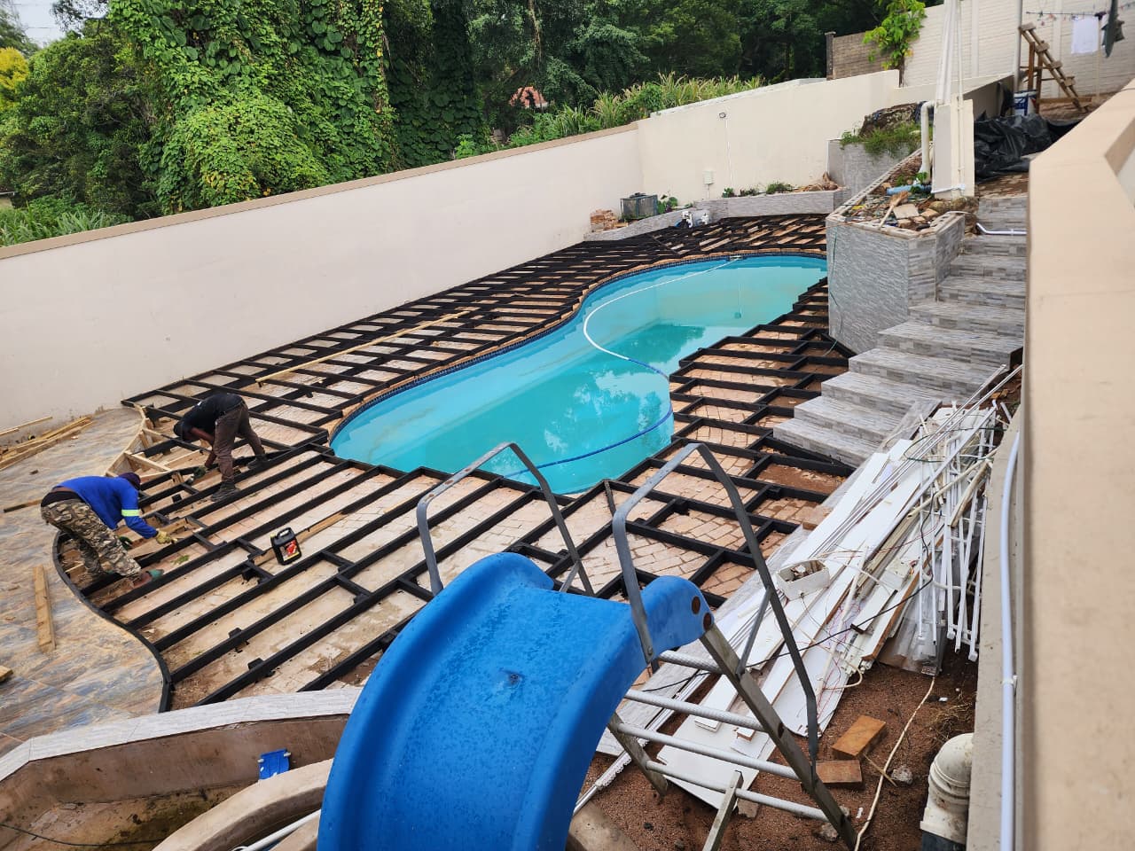 Curved Pool Deck