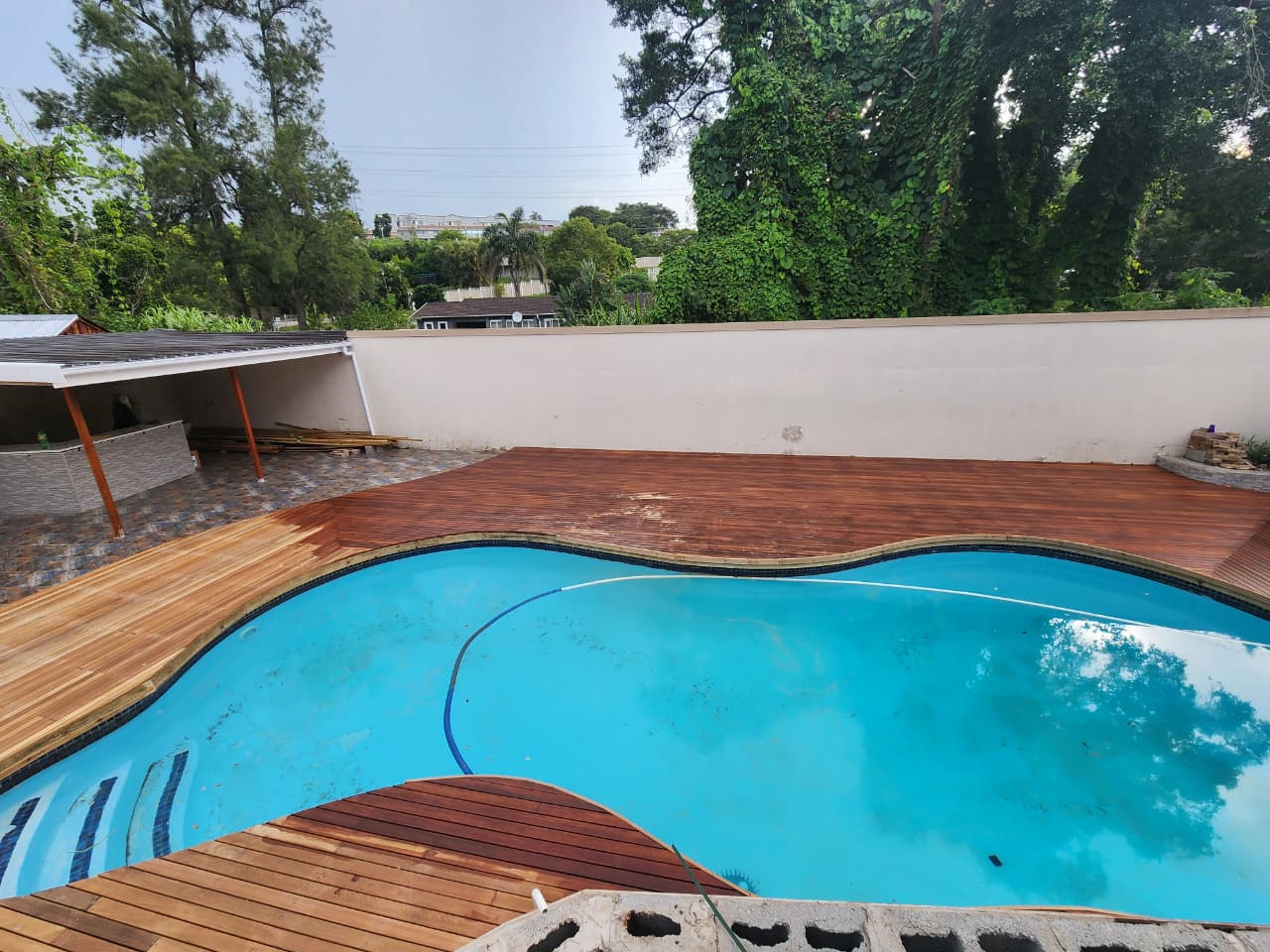 Curved Pool Deck